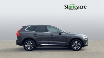 Volvo XC60 Recharge Inscription Expression, T6 AWD plug-in hybrid YP71KKO Image 3