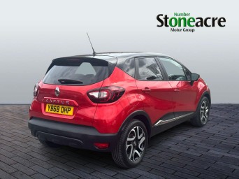Renault Captur 0.9 TCE 90 Iconic 5dr YB68OHP Image 2