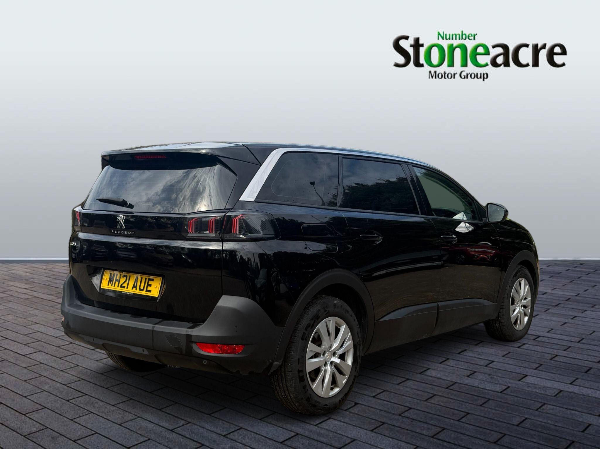 Peugeot 5008 Image 2
