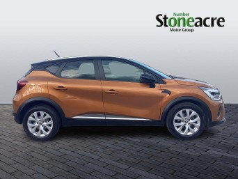 Renault Captur 1.5 Blue dCi Iconic Euro 6 (s/s) 5dr YT70EER Image 2