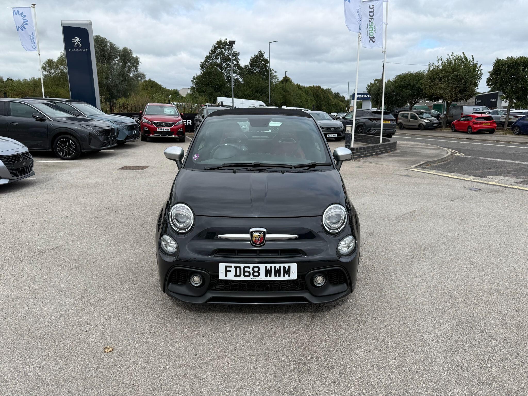 Abarth 595c Image 2