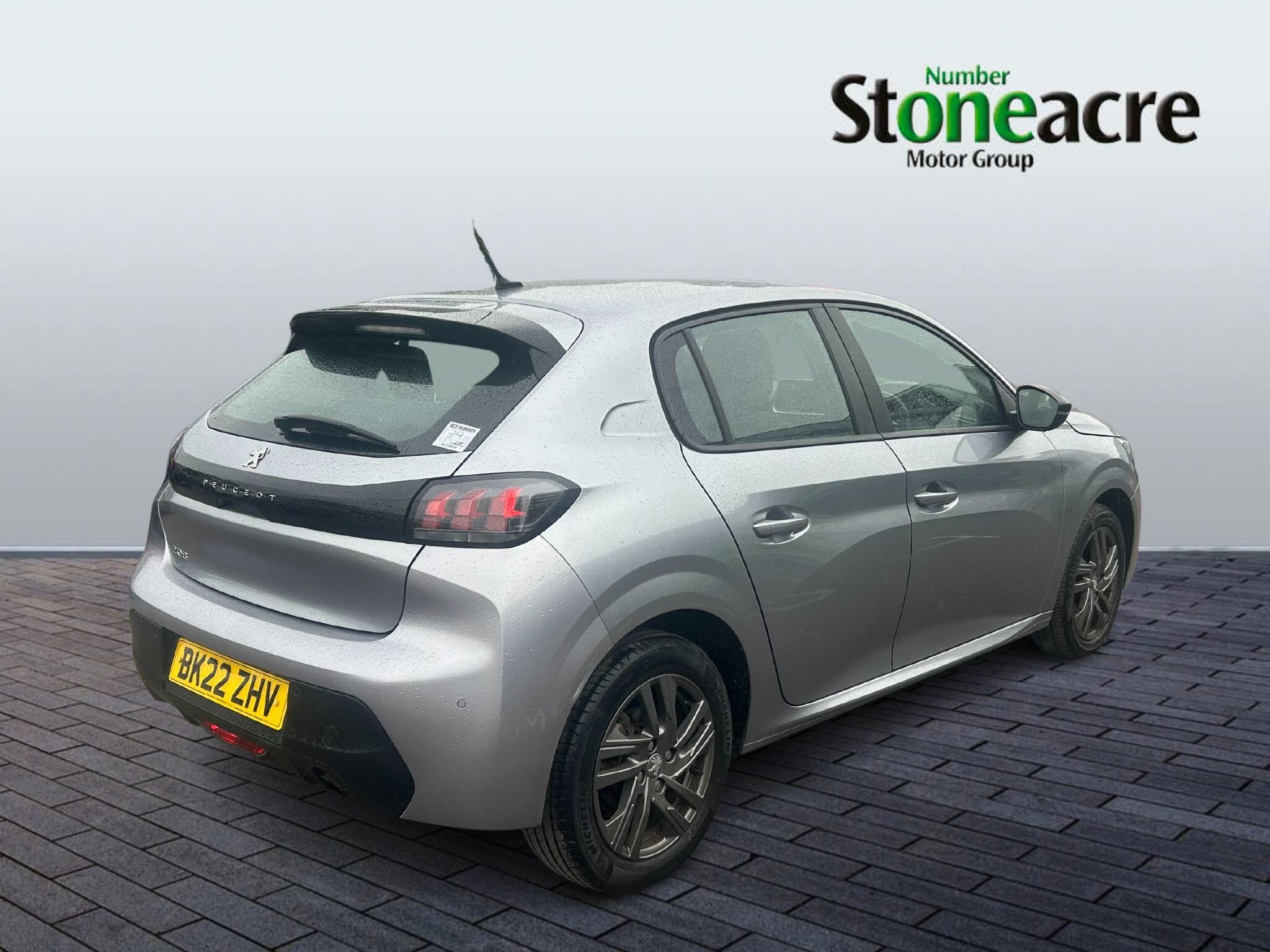 Peugeot 208 Image 3