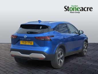 Nissan Qashqai 1.3 DIG-T MHEV Premiere Edition SUV 5dr Petrol Hybrid Manual Euro 6 (s/s) (140 ps) YX21TFA Image 3