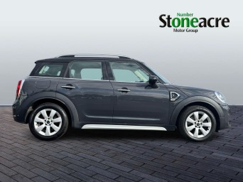 MINI Countryman 2.0 Cooper S Classic Steptronic Euro 6 (s/s) 5dr SG20TCK Image 2