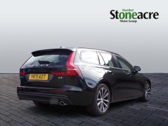 Volvo V60 Momentum B3 (163 hp) Auto YK71AZT Image 3