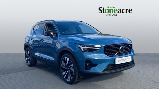 Volvo XC40 2.0 B3 MHEV Ultra Dark DCT Auto Euro 6 (s/s) 5dr OV74AZJ Image 1