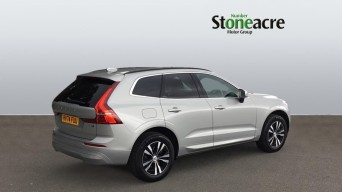 Volvo XC60 Core B5 AWD Mild Hybrid Petrol RV74FUU Image 2