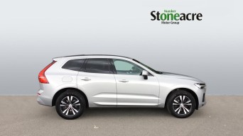 Volvo XC60 Core B5 AWD Mild Hybrid Petrol RV74FUU Image 3