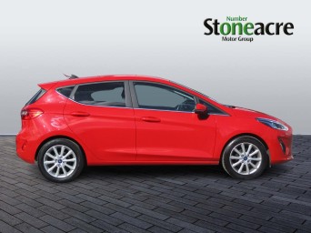 Ford Fiesta 1.0 EcoBoost Hybrid mHEV 125 Titanium 5dr NK21WWF Image 2