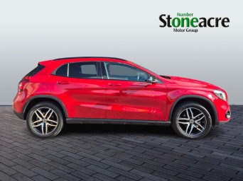 Mercedes-Benz GLA GLA 180 Urban Edition 5dr Auto DN69WCA Image 2