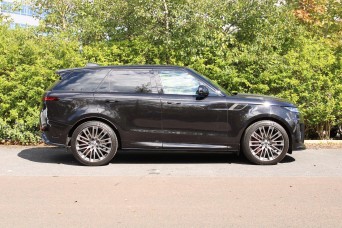 Land Rover Range Rover Sport 4.4 P635 V8 MHEV SV Edition One Gloss Auto 4WD Euro 6 (s/s) 5dr ND24CWT Image 2