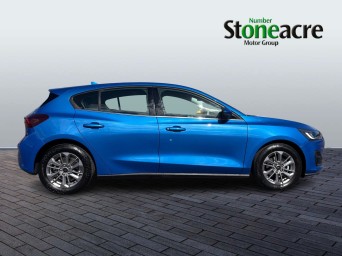 Ford Focus 1.0T EcoBoost MHEV Titanium Euro 6 (s/s) 5dr FH23GWF Image 2