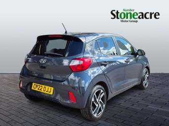 Hyundai i10 1.0 Premium Euro 6 (s/s) 5dr CP22OJJ Image 3