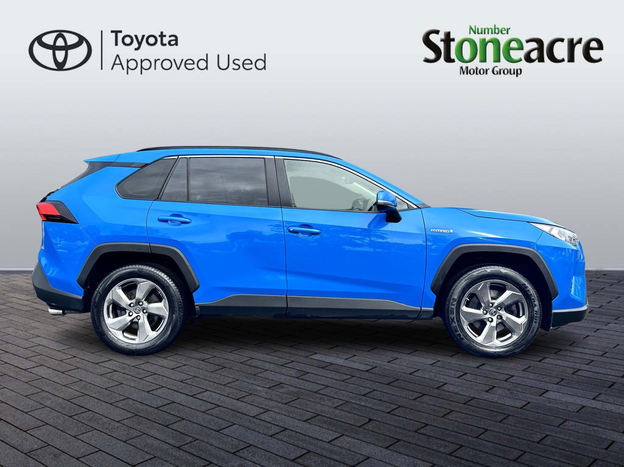 Toyota RAV4 Image 2