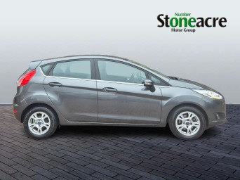 Ford Fiesta 1.5 TDCi ECOnetic Zetec Euro 6 (s/s) 5dr LR17MXG Image 2