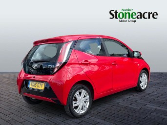 Toyota Aygo 1.0 VVT-i x-pression Euro 5 5dr Euro 5 YG15OTF Image 3