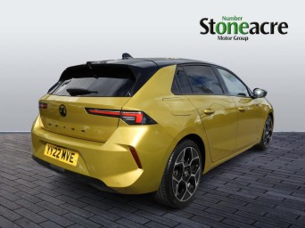 Vauxhall Astra 1.2 Turbo Ultimate Auto Euro 6 (s/s) 5dr YY22MVE Image 3