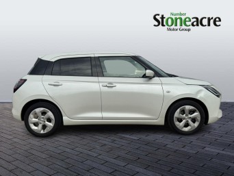 Suzuki Swift 1.2 MHEV Motion Euro 6 (s/s) 5dr AJ24GMY Image 2
