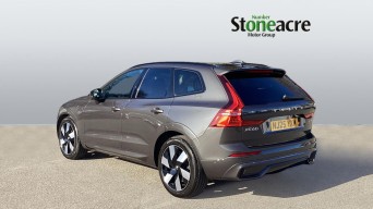 Volvo XC60 2.0h T8 18.8kWh Ultra Dark Auto AWD Euro 6 (s/s) 5dr NJ25YXM Image 2
