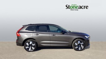 Volvo XC60 2.0h T8 18.8kWh Ultra Dark Auto AWD Euro 6 (s/s) 5dr NJ25YXM Image 3