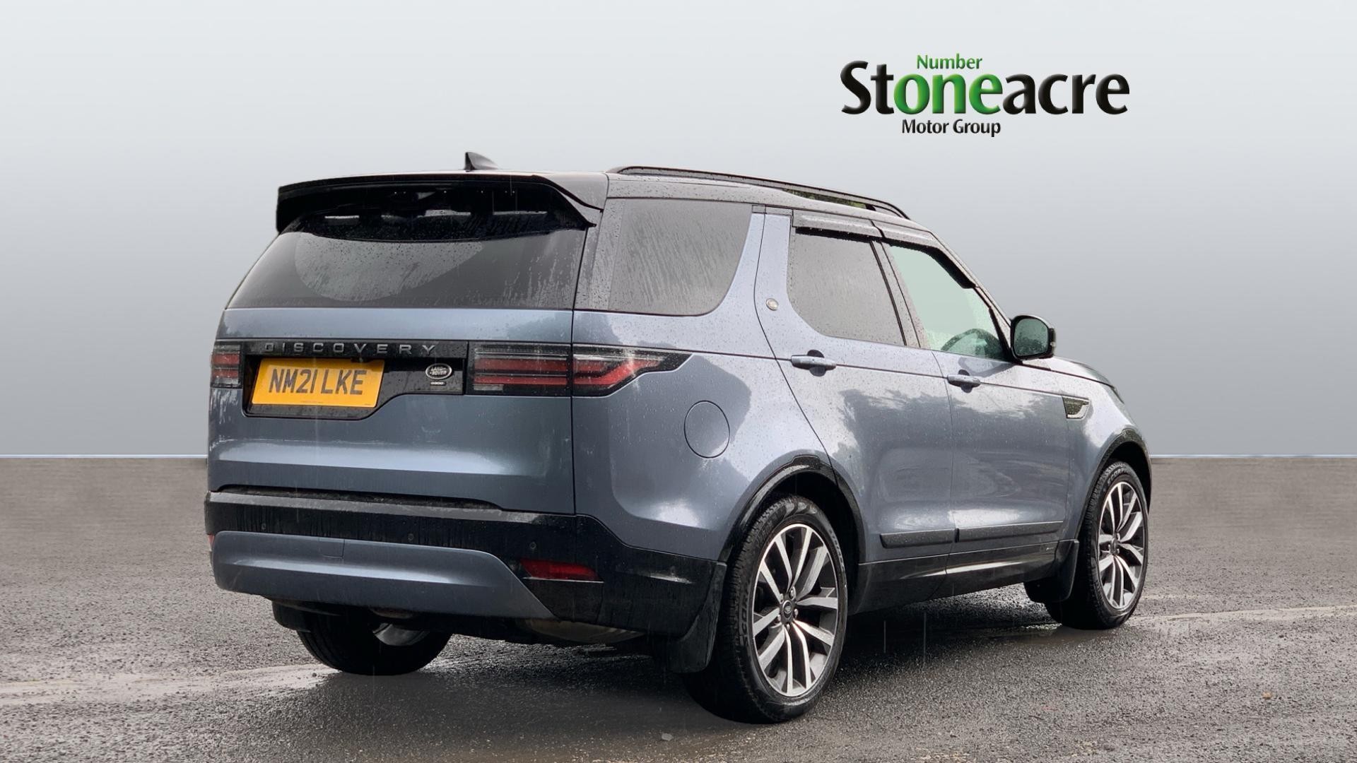 Land Rover Discovery Image 2