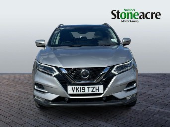 Nissan Qashqai 1.5 dCi Tekna SUV 5dr Diesel Manual Euro 6 (s/s) (115 ps) VK19TZH Image 2