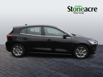 Ford Focus 1.0 EcoBoost Titanium 5dr ET23CGZ Image 2
