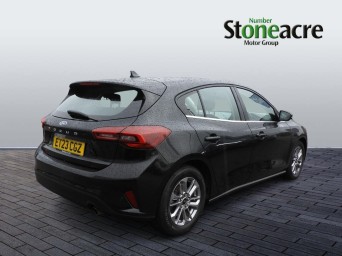 Ford Focus 1.0 EcoBoost Titanium 5dr ET23CGZ Image 3