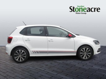 Volkswagen Polo 1.2 TSI BlueMotion Tech beats Euro 6 (s/s) 5dr NV17CLJ Image 2