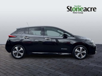 Nissan LEAF 40kWh 2.Zero Auto 5dr DP67RKO Image 2