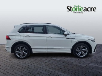 Volkswagen Tiguan 1.5 TSI R-Line Edition DSG Euro 6 (s/s) 5dr SM23XBD Image 2