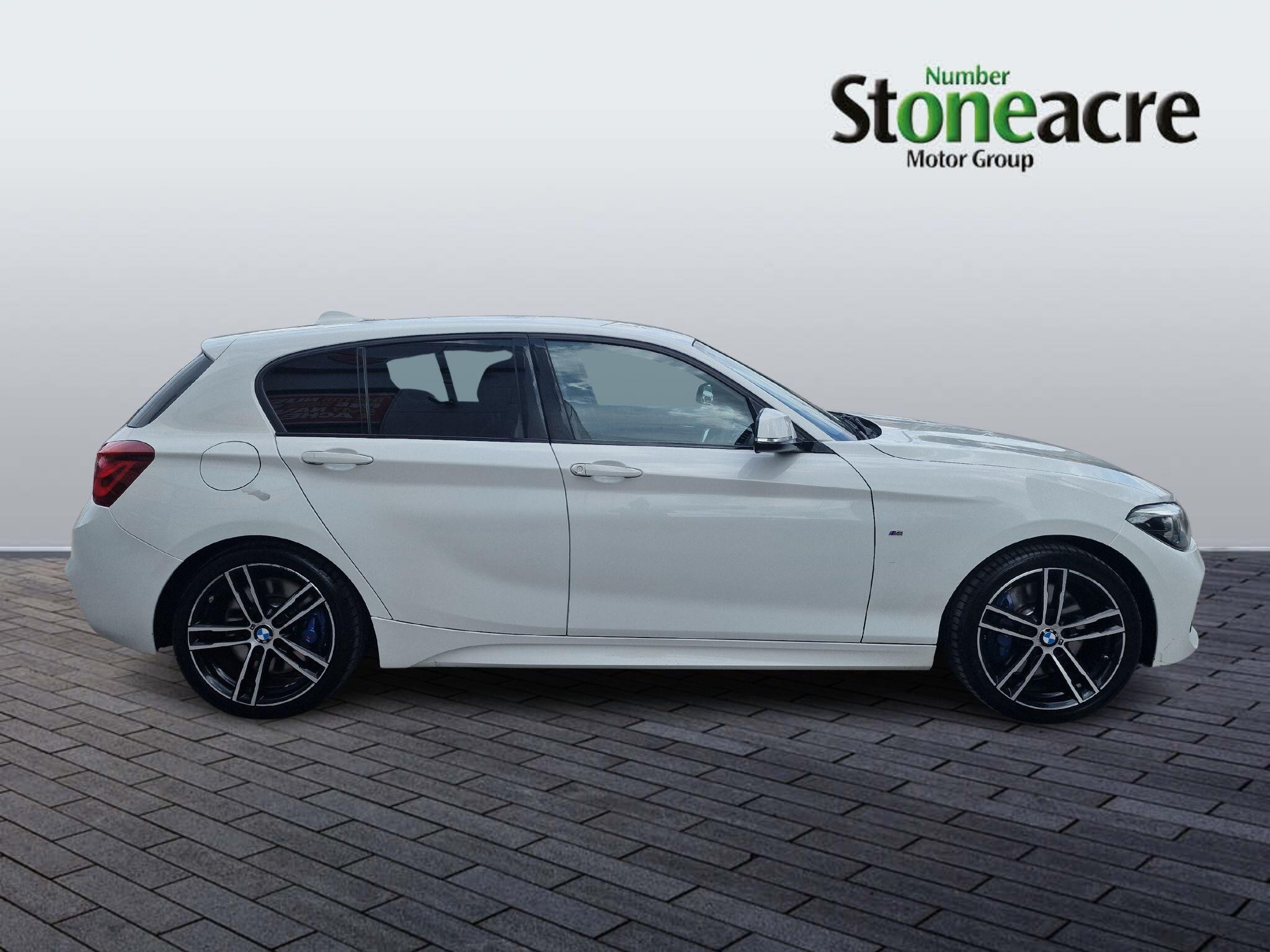 BMW 1 Series Image 2