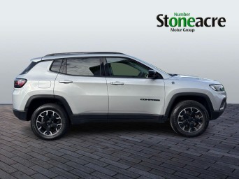 Jeep Compass 1.3 T4 GSE 4xe PHEV Trailhawk 5dr Auto HT23OUG Image 2
