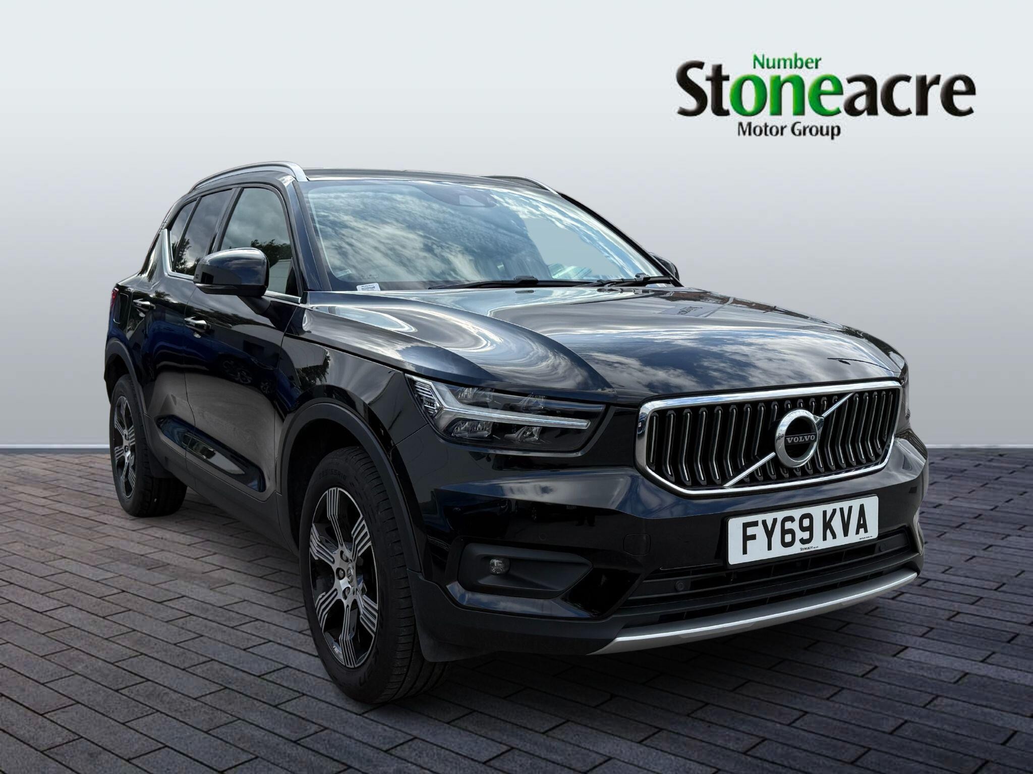 Volvo XC40 Image 1