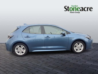Toyota Corolla 1.8 VVT-i Hybrid Icon Tech 5dr CVT YP21NCN Image 2