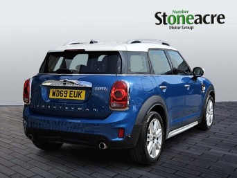 MINI Countryman 2.0 Cooper S Exclusive Steptronic Euro 6 (s/s) 5dr WD69EUK Image 3