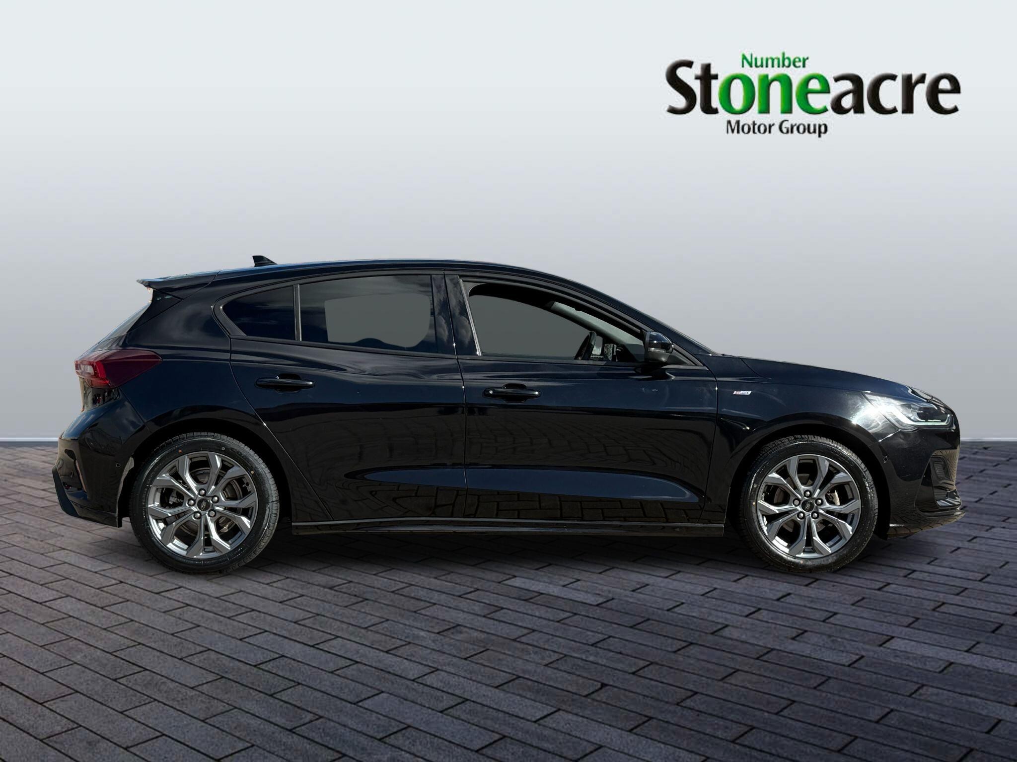 Ford Focus Image 2