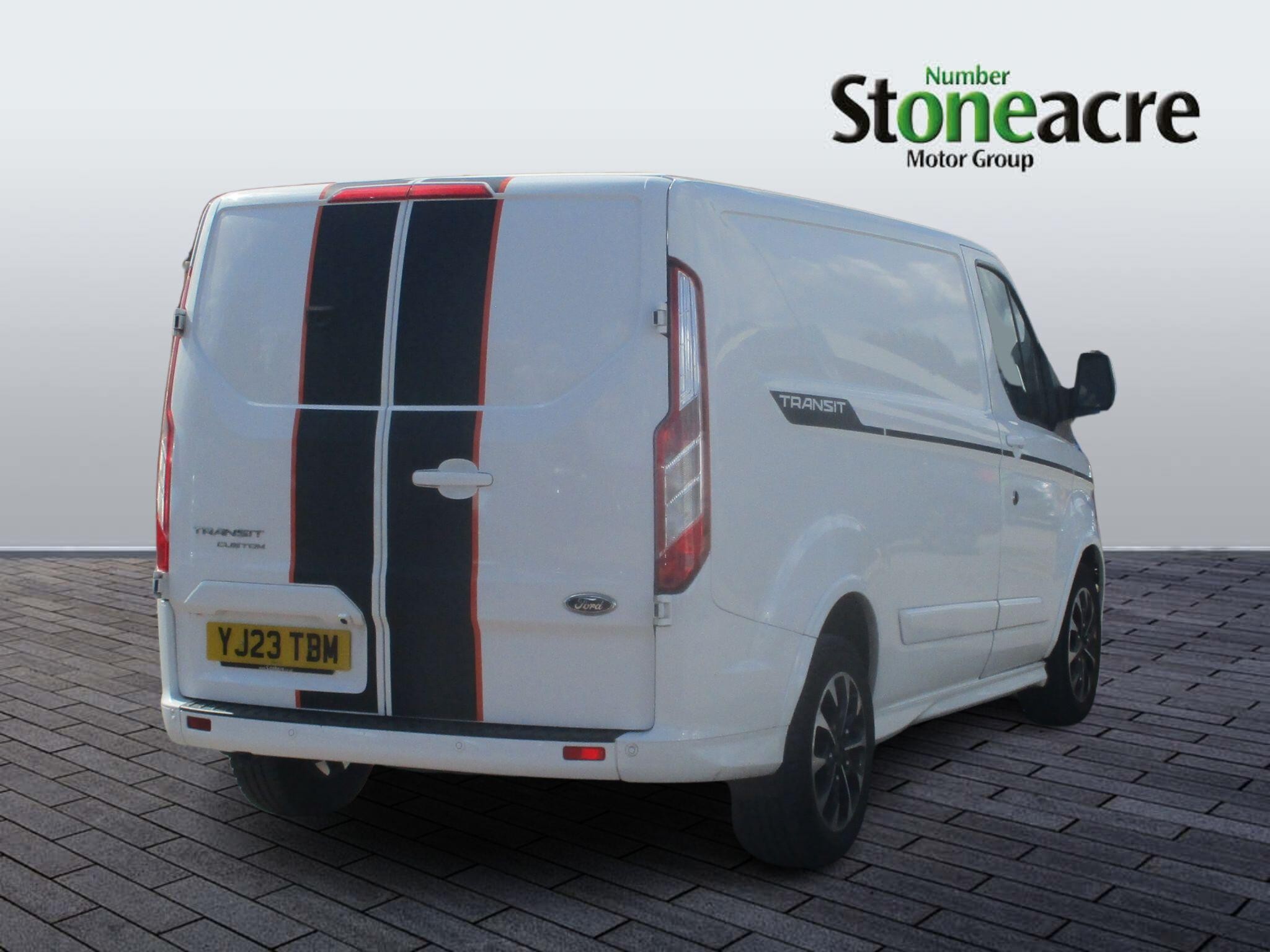 Ford Transit Custom Image 3