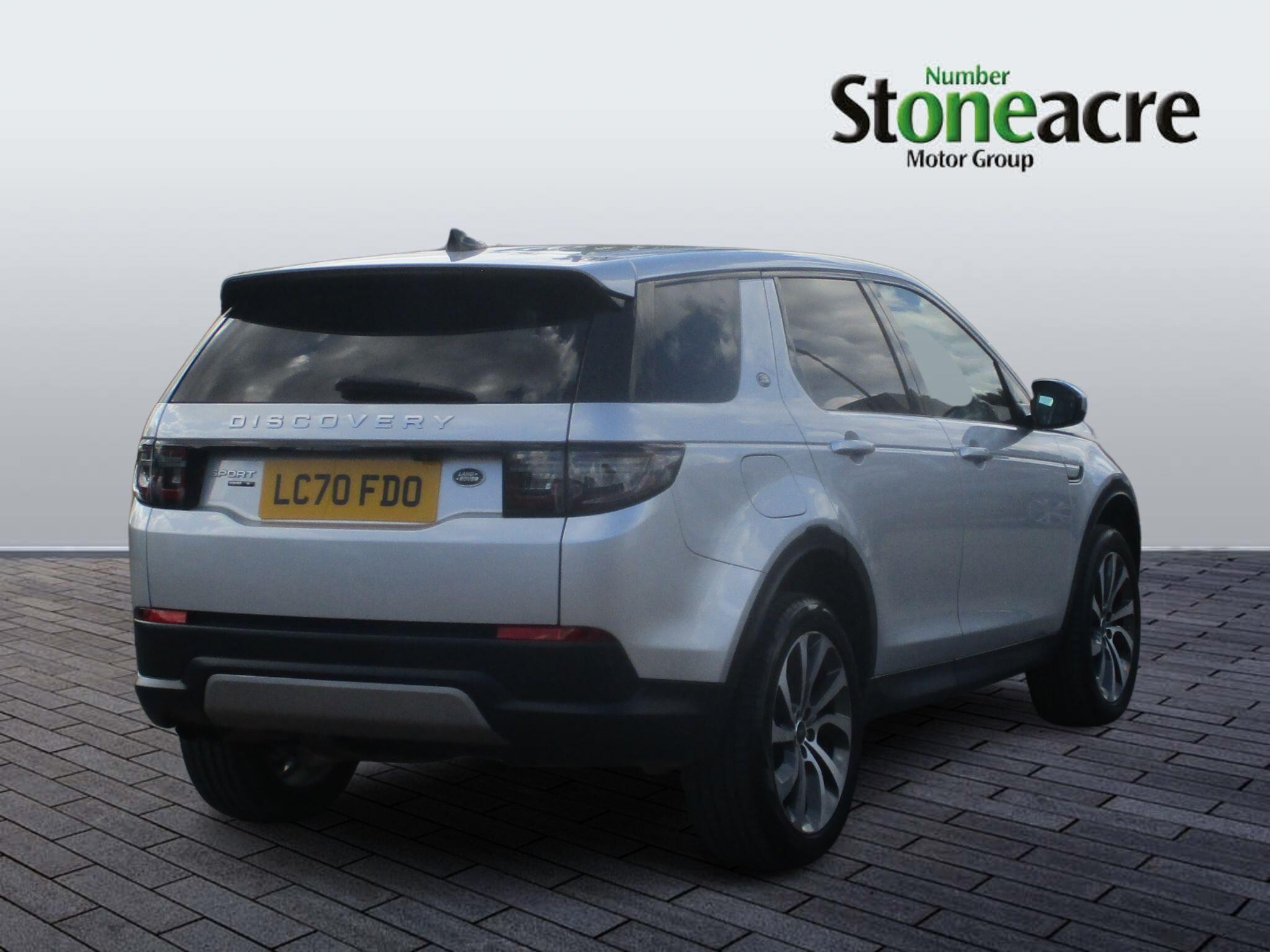 Land Rover Discovery Sport Image 3