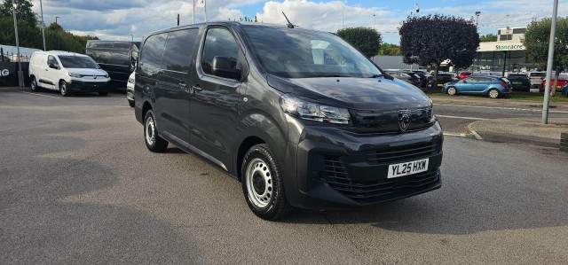 Peugeot Expert 2.0 BlueHDi 1400 Professional Long Panel Van LWB Euro 6 6dr YL25HXM Image 1