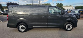 Peugeot Expert 2.0 BlueHDi 1400 Professional Long Panel Van LWB Euro 6 6dr YL25HXM Image 2