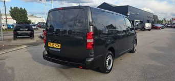 Peugeot Expert 2.0 BlueHDi 1400 Professional Long Panel Van LWB Euro 6 6dr YL25HXM Image 3