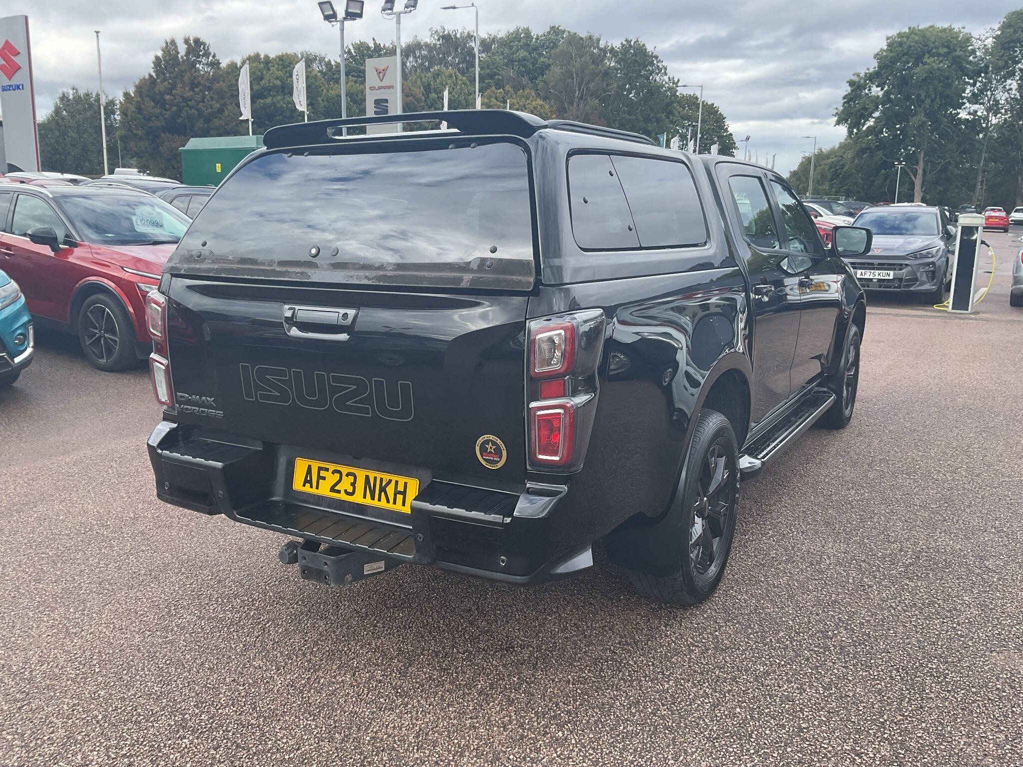 Isuzu D-Max V-Cross Image 3