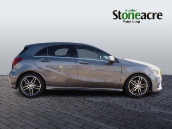 Mercedes-Benz A-Class 2.1 A200d AMG Line (Executive) Euro 6 (s/s) 5dr FV17NYL Image 2