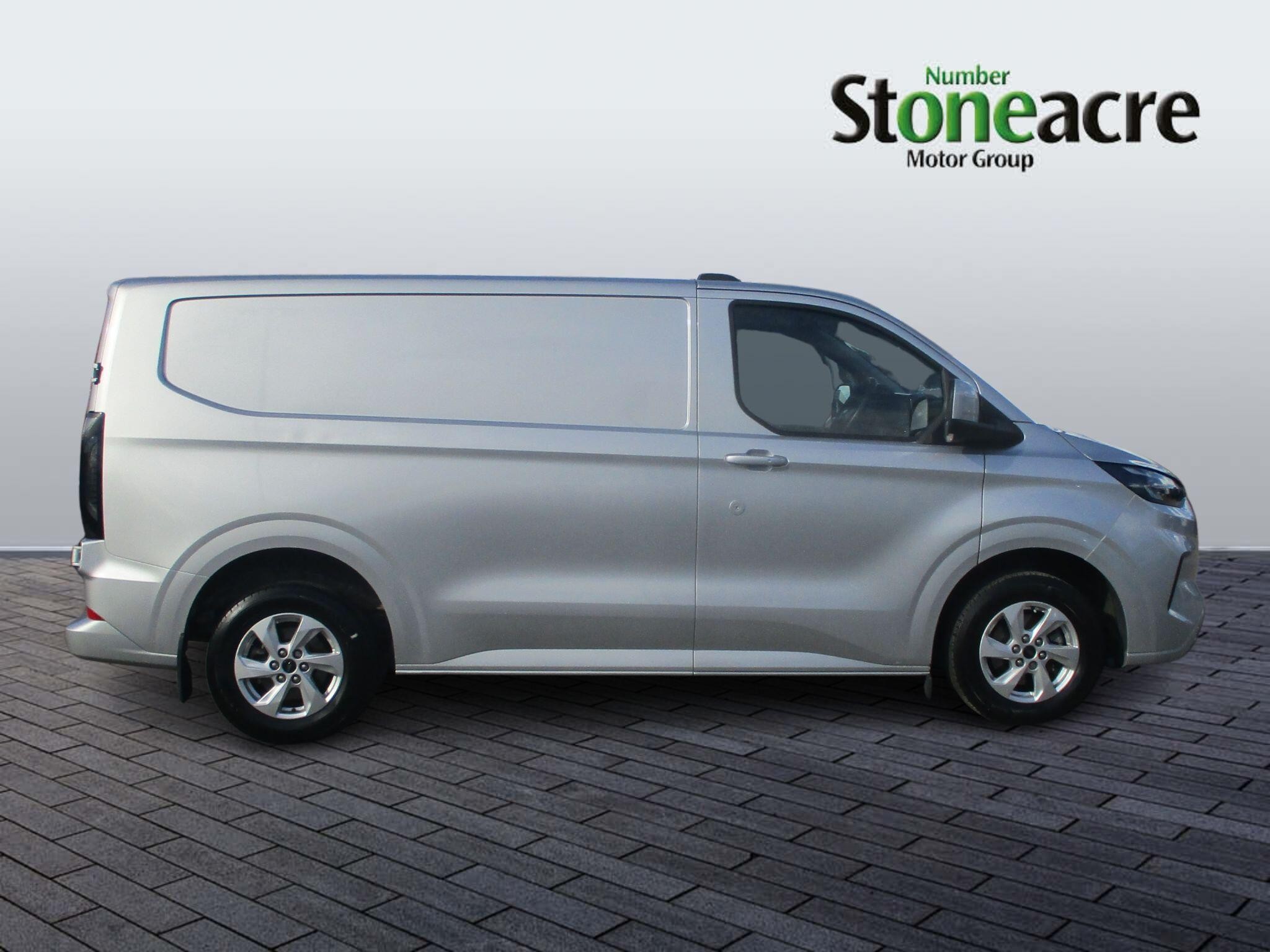 Ford Transit Custom Image 2