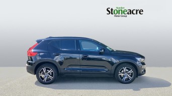 Volvo XC40 2.0 B3P Plus Dark 5dr Auto FR23EJK Image 3