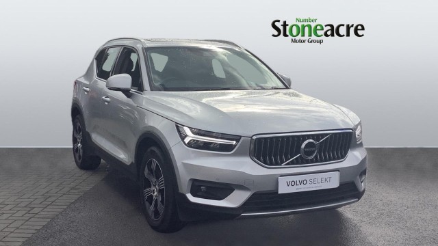 Volvo XC40 2.0 D4 Inscription Auto AWD Euro 6 (s/s) 5dr FX19NKZ Image 1