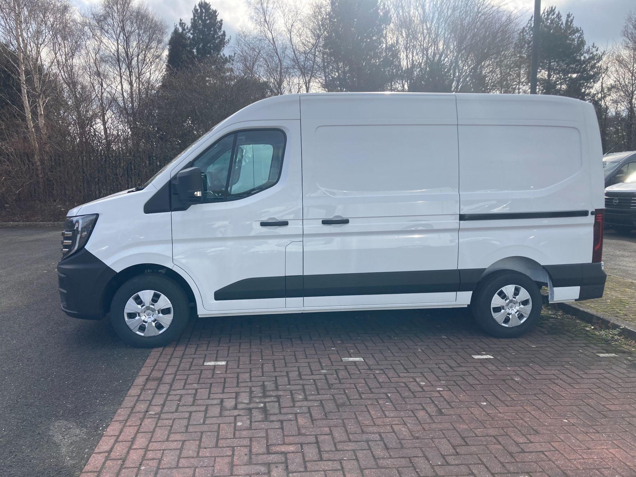 Nissan Interstar Image 3