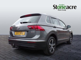 Volkswagen Tiguan 2.0 TDI BlueMotion Tech SE Navigation DSG 4Motion Euro 6 (s/s) 5dr EO17HXC Image 3