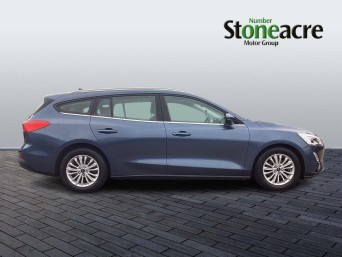 Ford Focus Estate 1.0T EcoBoost Titanium Euro 6 (s/s) Estate 5dr AJ19NPX Image 2
